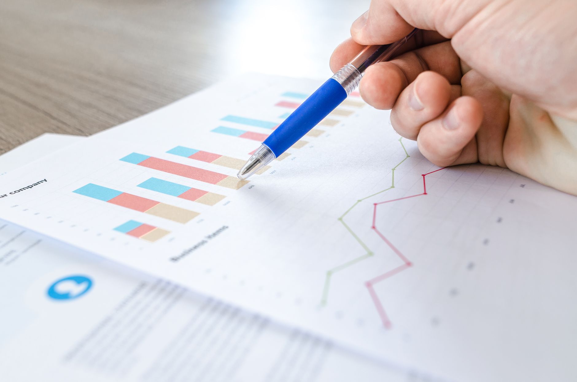 Agentic Creative Testing: Letting AI Structure A/B Tests and Direct Asset Overhauls